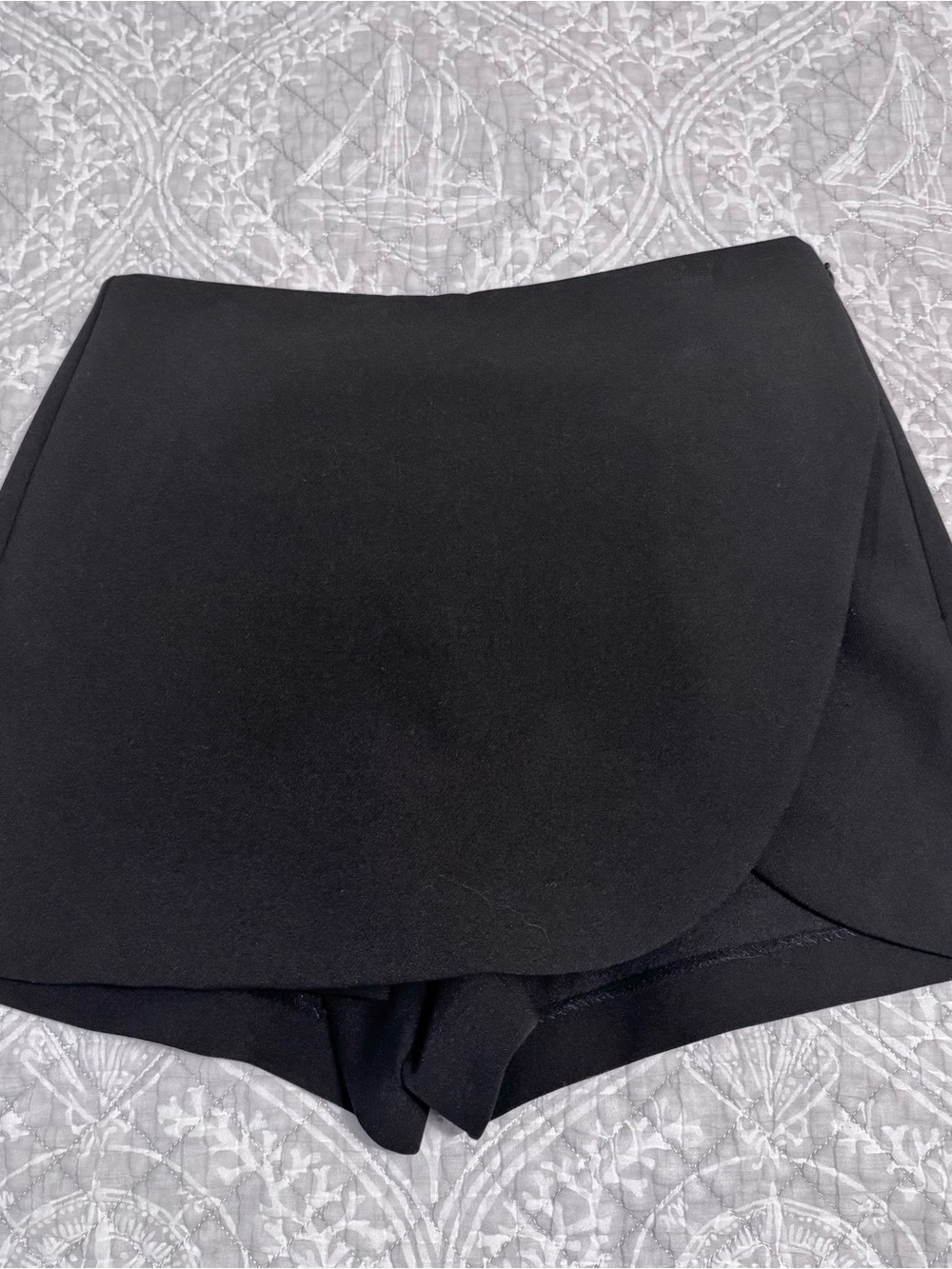 Zara Black Women's Skort Shorts - size Small